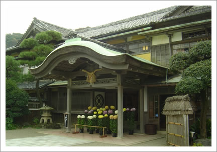 �o���ق̊O��